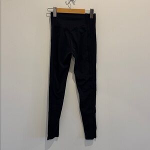 BLACK ALPHALETE PULSE KINETIC LEGGINGS